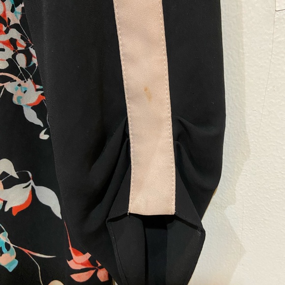 BCBG Maxazria Tunic Top with Floral Print - Picture 9 of 12